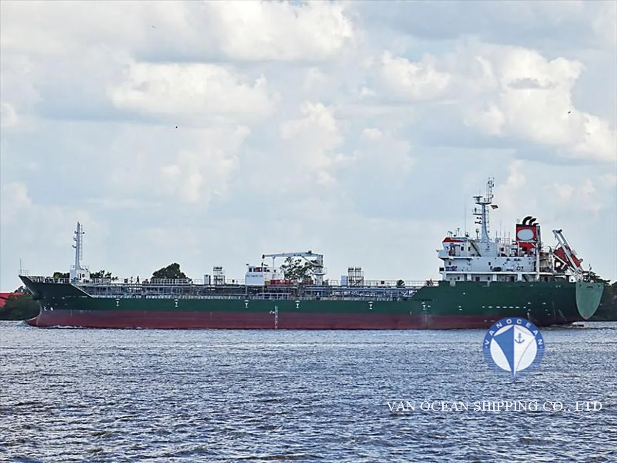 Kapal tanker minyak/bahan kimia kanggo didol