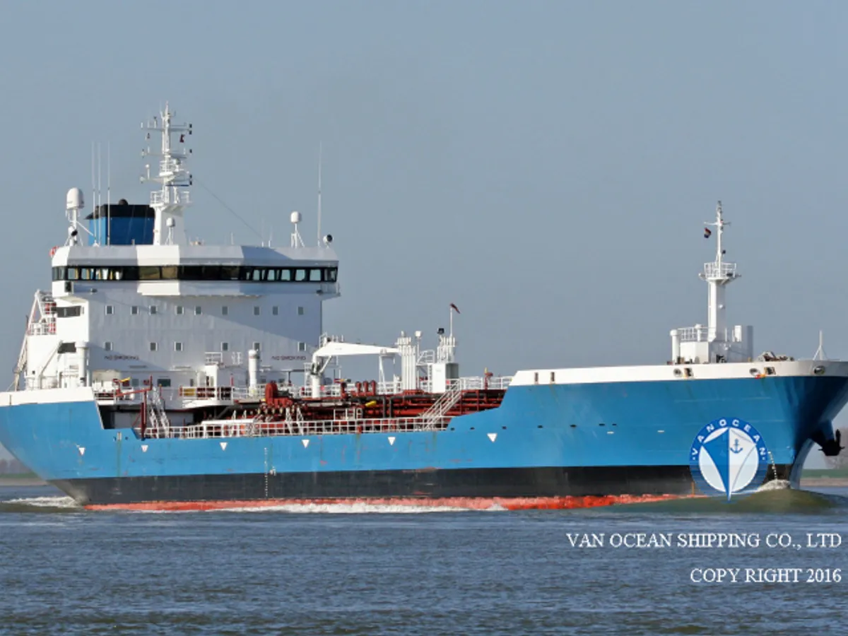 Kapal tanker minyak/bahan kimia kanggo didol