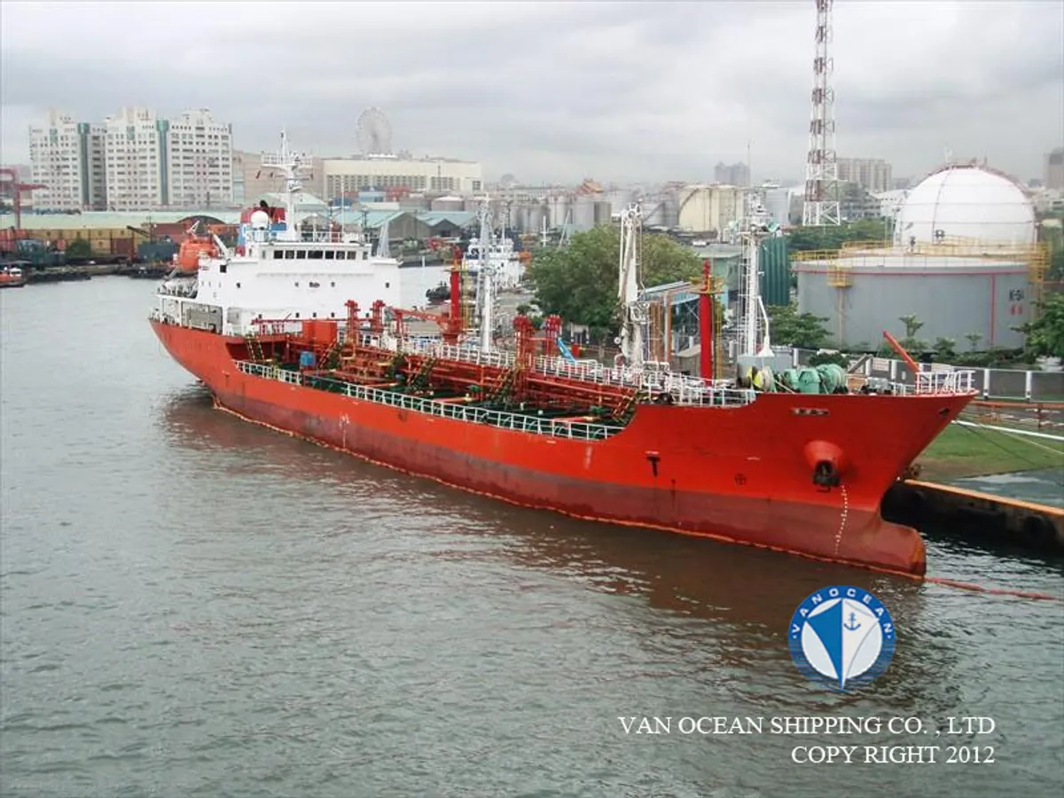 Kapal tanker minyak/bahan kimia kanggo didol
