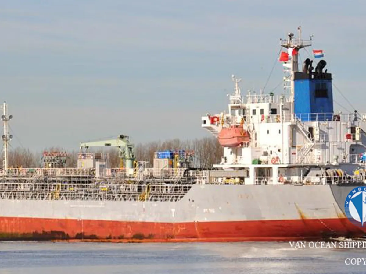 Kapal tanker minyak/bahan kimia kanggo didol