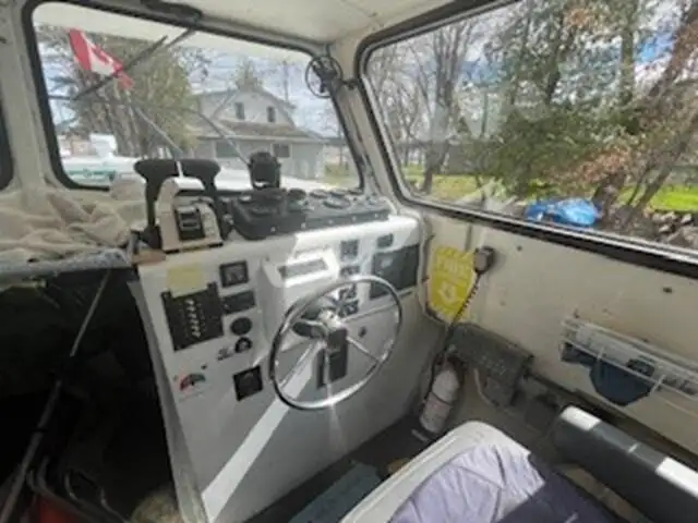 Kapal kerja kanggo didol