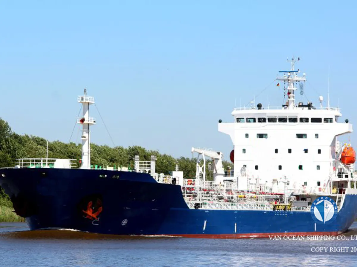 Kapal tanker minyak/bahan kimia kanggo didol