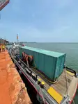 Kapal kontainer kanggo didol