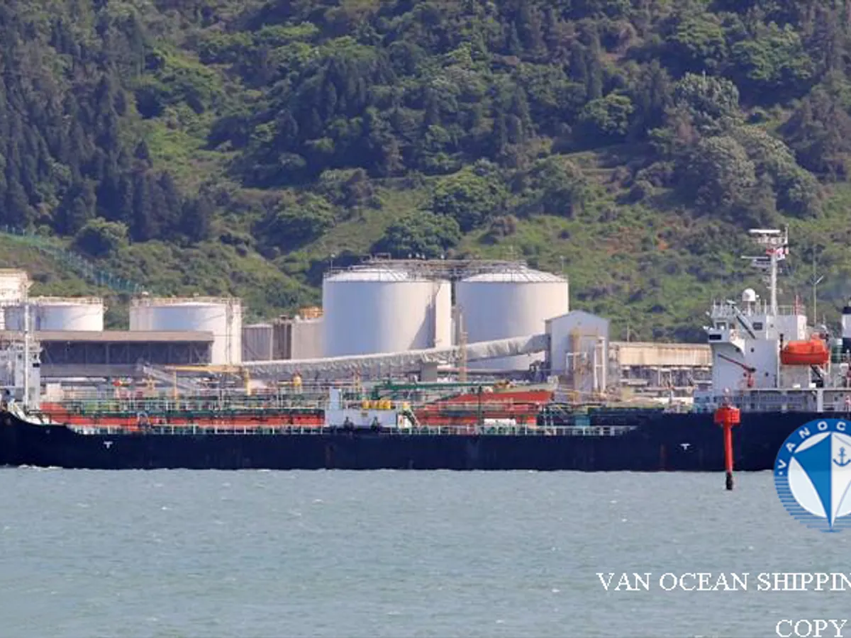 Kapal tanker minyak/bahan kimia kanggo didol