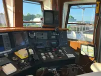 Kapal pesiar-feri kanggo didol