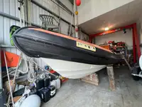 Kapal kerja kanggo didol