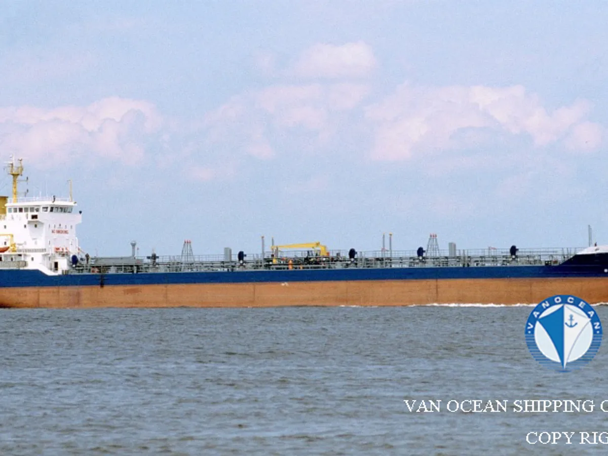 Kapal tanker minyak/bahan kimia kanggo didol