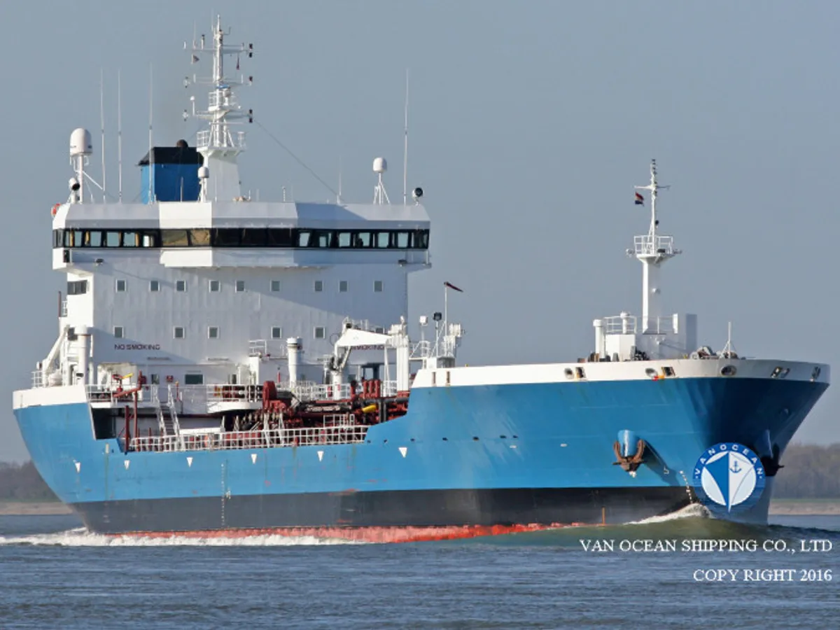 Kapal tanker minyak/bahan kimia kanggo didol
