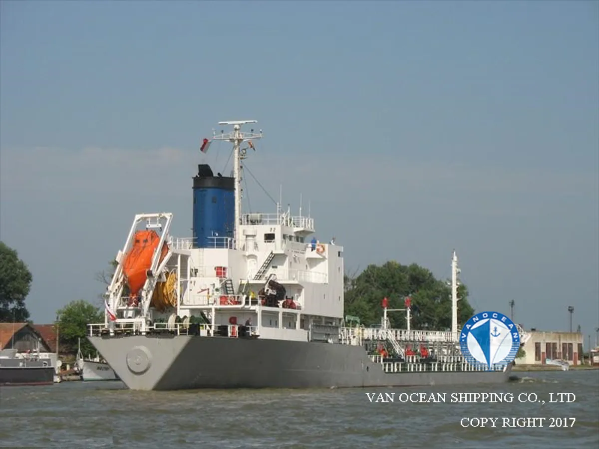 Kapal tanker minyak/bahan kimia kanggo didol