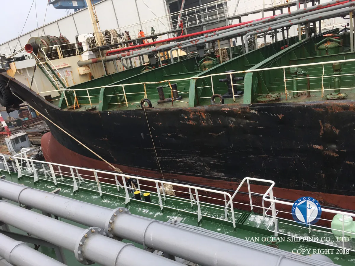 Kapal tanker minyak/bahan kimia kanggo didol