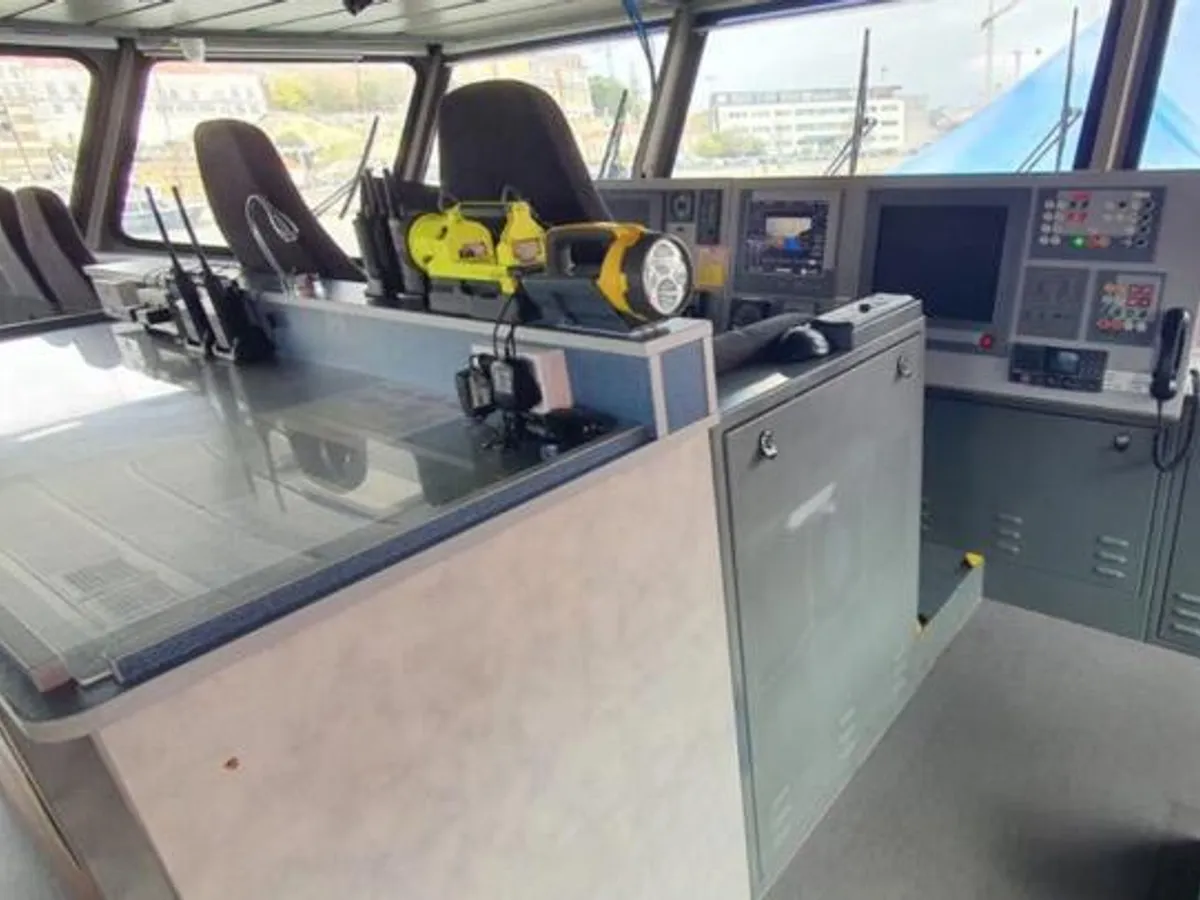 Kapal kerja kanggo didol