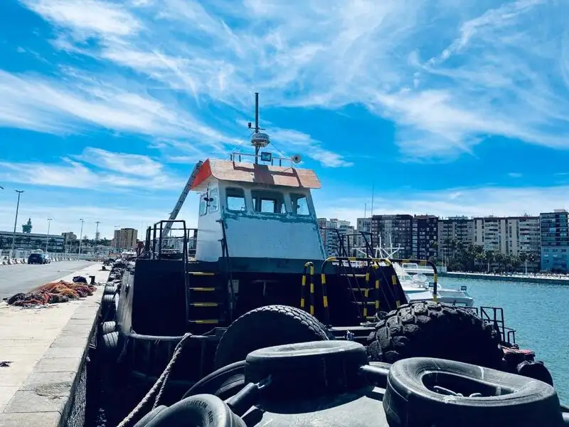 Kapal kerja kanggo didol