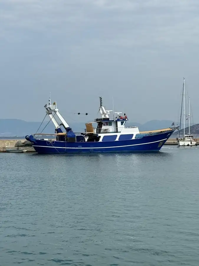 Kapal trawler kanggo didol