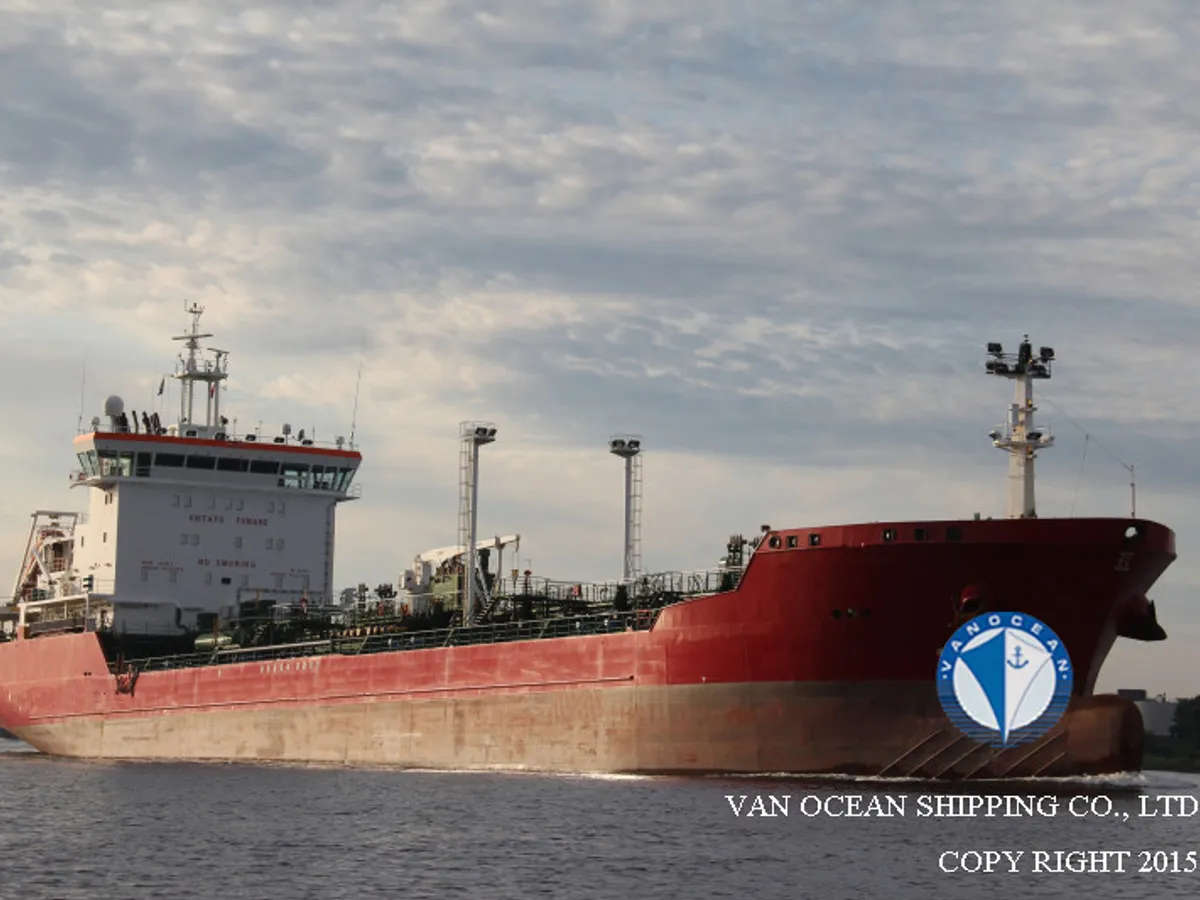 Kapal tanker minyak/bahan kimia kanggo didol