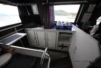 Katamaran kanggo didol