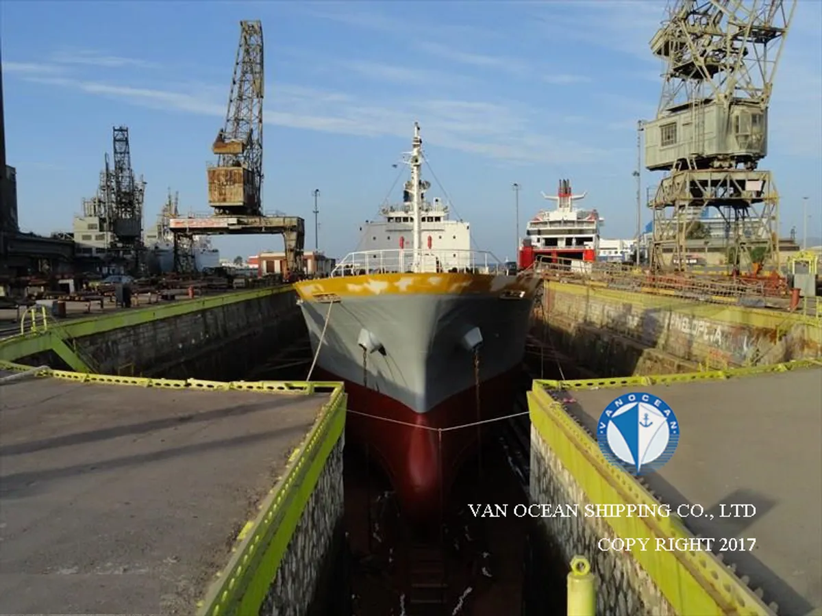 Kapal tanker minyak/bahan kimia kanggo didol