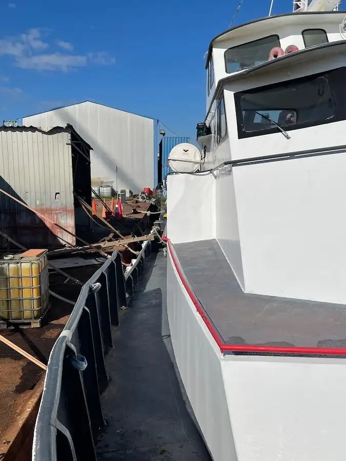Kapal kontainer kanggo didol
