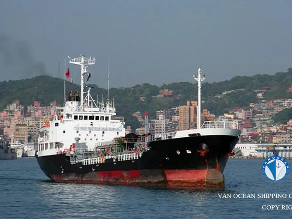 Kapal tanker minyak/bahan kimia kanggo didol