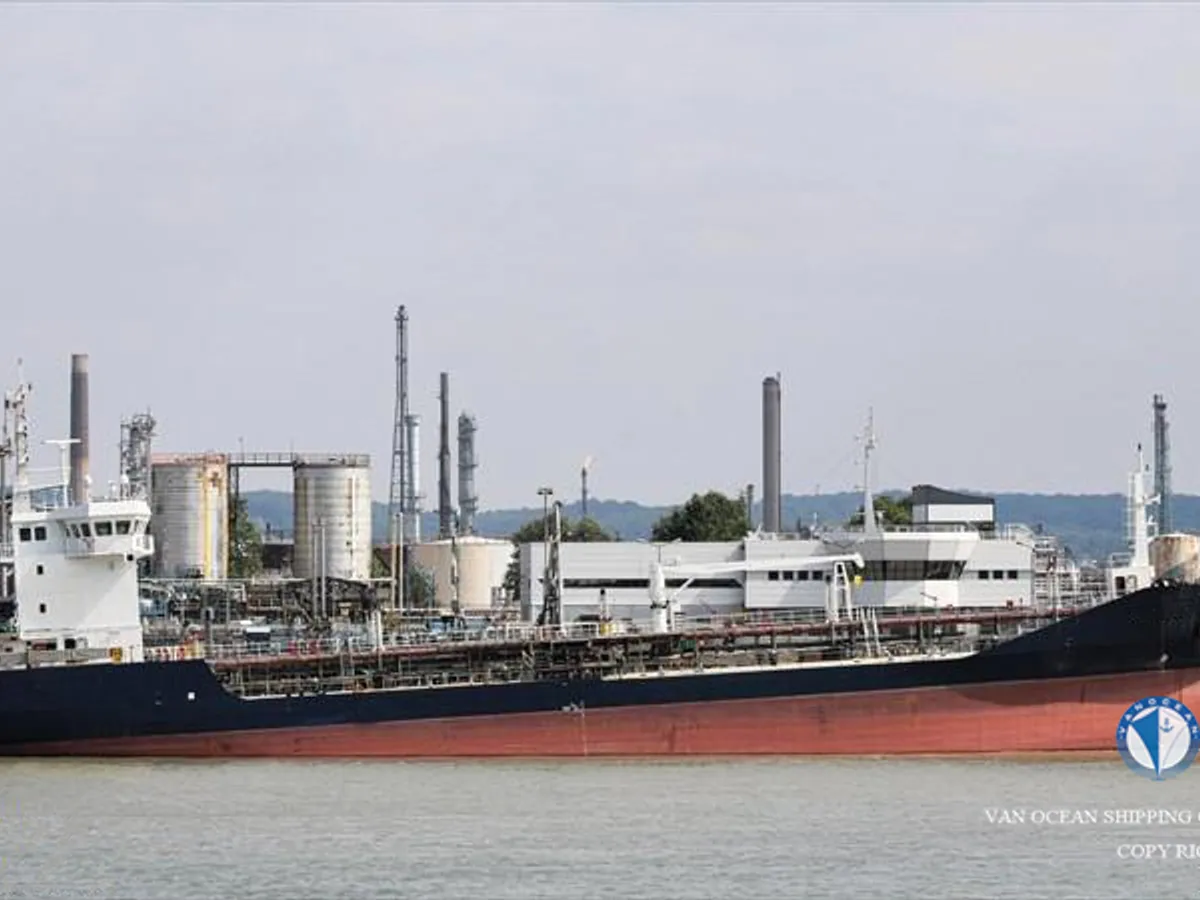 Kapal tanker minyak/bahan kimia kanggo didol