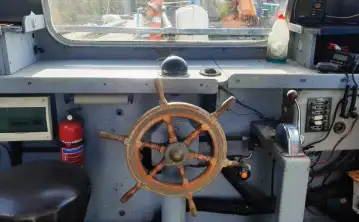 Kapal kerja kanggo didol
