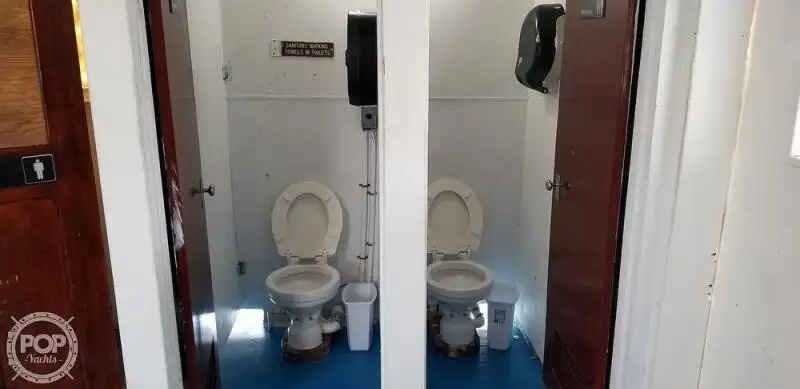 Katamaran kanggo didol