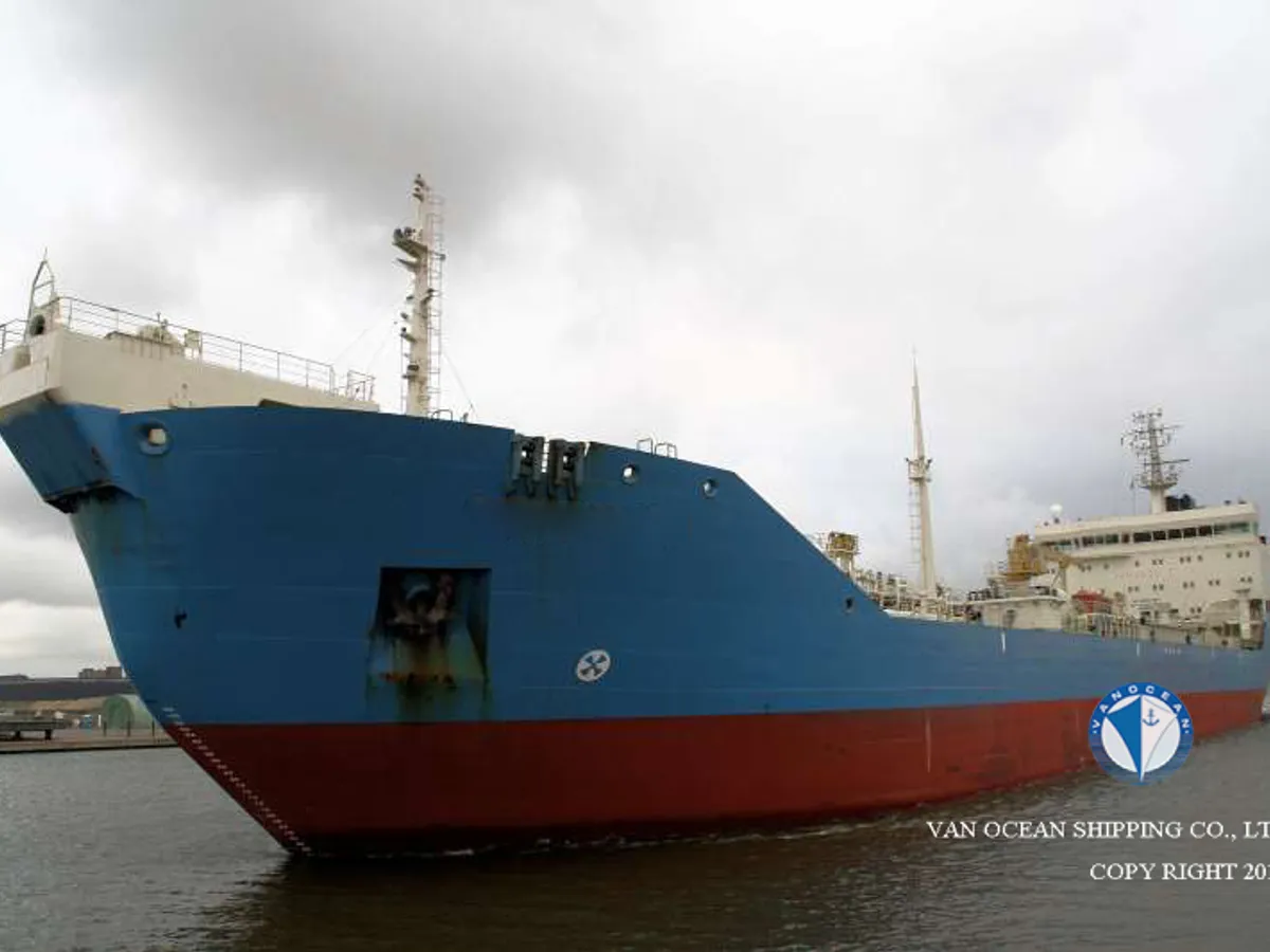 Kapal tanker minyak/bahan kimia kanggo didol