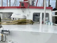 Kapal trawler berkas kanggo didol