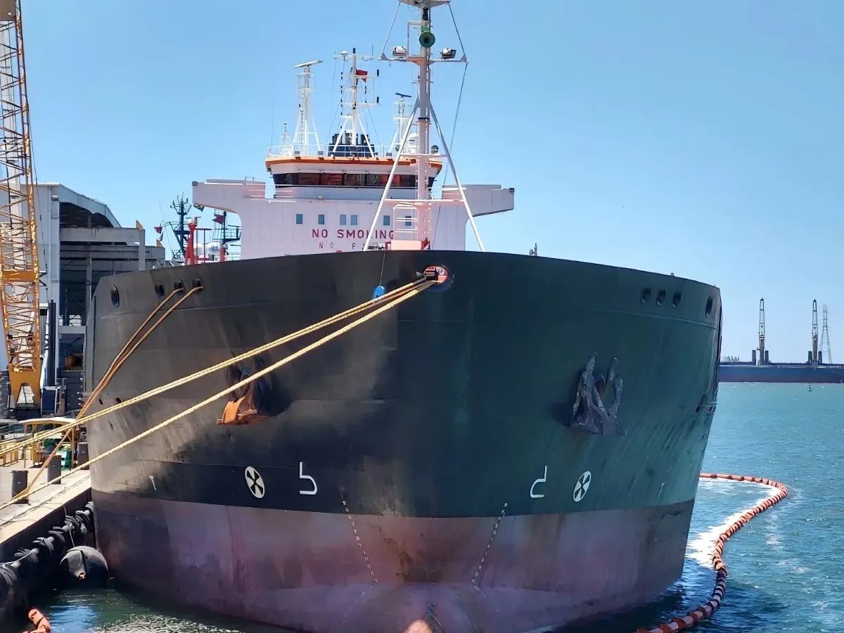 Kapal tanker minyak/bahan kimia kanggo didol