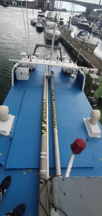 Kapal kontainer kanggo didol