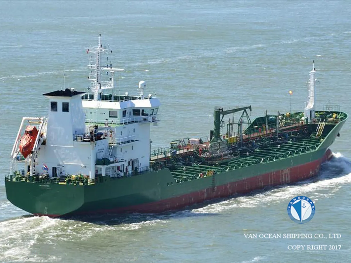 Kapal tanker minyak/bahan kimia kanggo didol