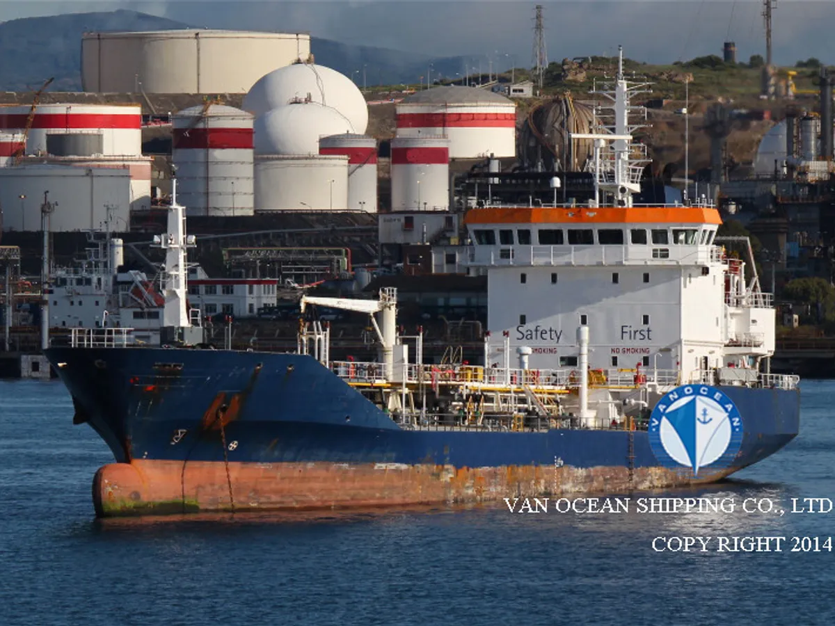 Kapal tanker minyak/bahan kimia kanggo didol