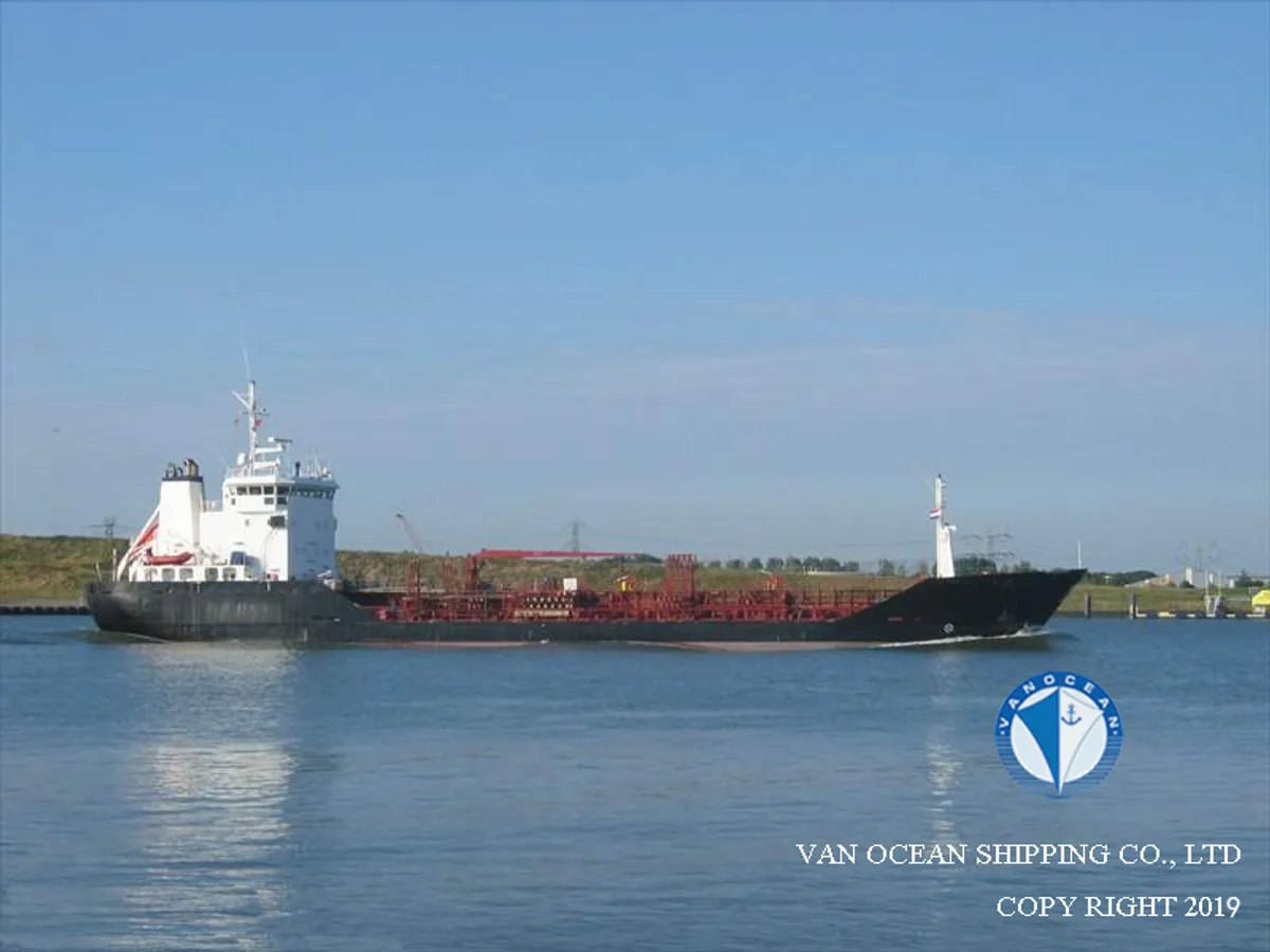 Kapal tanker minyak/bahan kimia kanggo didol
