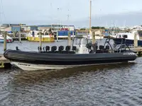 Kapal kontainer kanggo didol