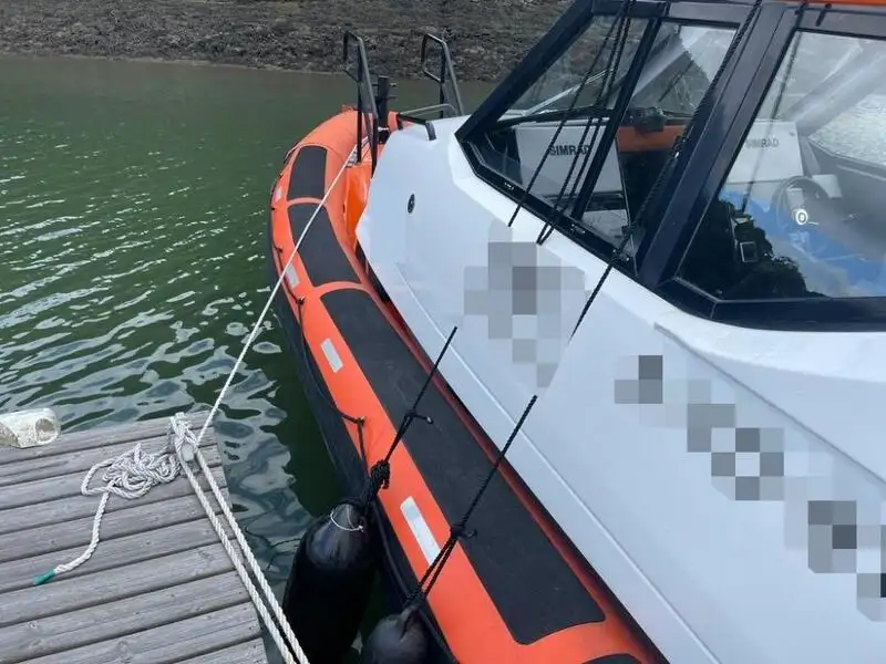 Kapal karet kaku kanggo didol