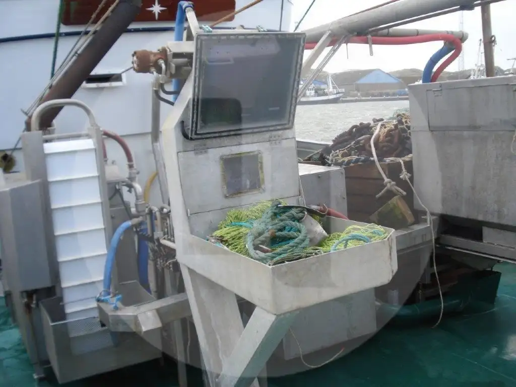 Kapal trawler berkas kanggo didol