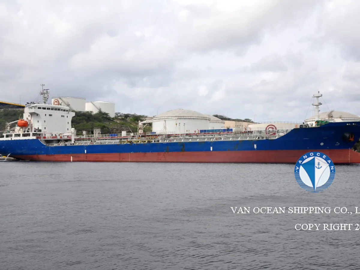Kapal tanker minyak/bahan kimia kanggo didol