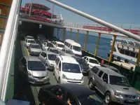 Kapal pesiar-feri kanggo didol