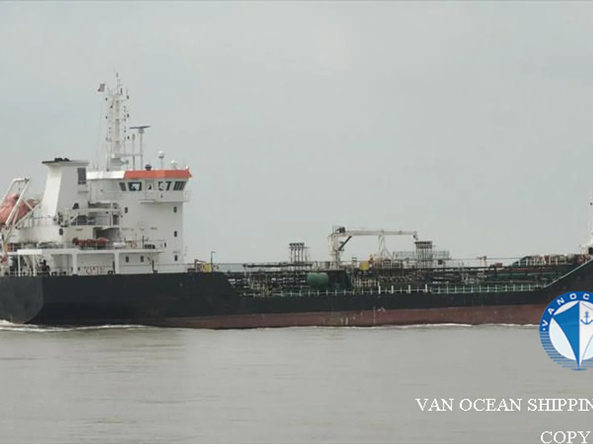 Kapal tanker minyak/bahan kimia kanggo didol