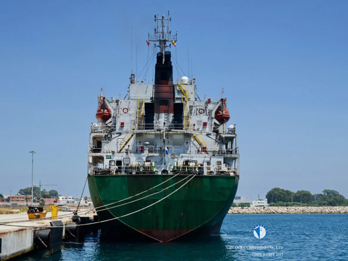 Kapal tanker minyak/bahan kimia kanggo didol