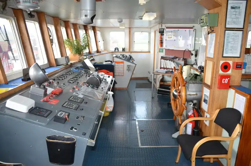 Kapal pasokan platform (PSV) kanggo didol