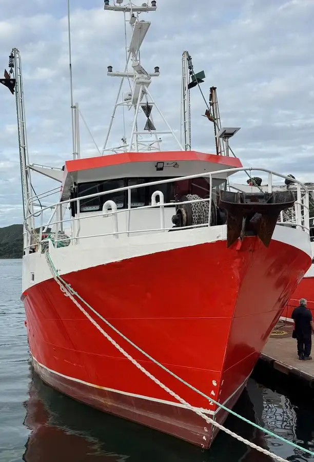 Kapal trawler kanggo didol