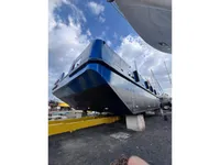 Kapal kontainer kanggo didol