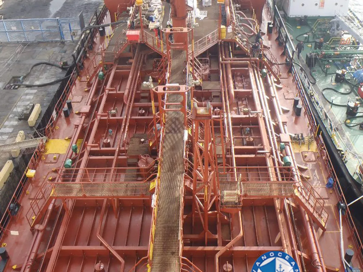 Kapal tanker minyak/bahan kimia kanggo didol
