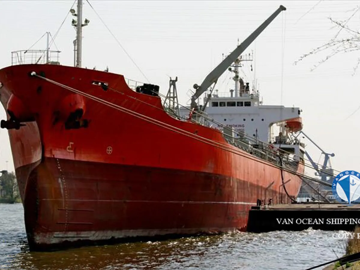 Kapal tanker minyak/bahan kimia kanggo didol