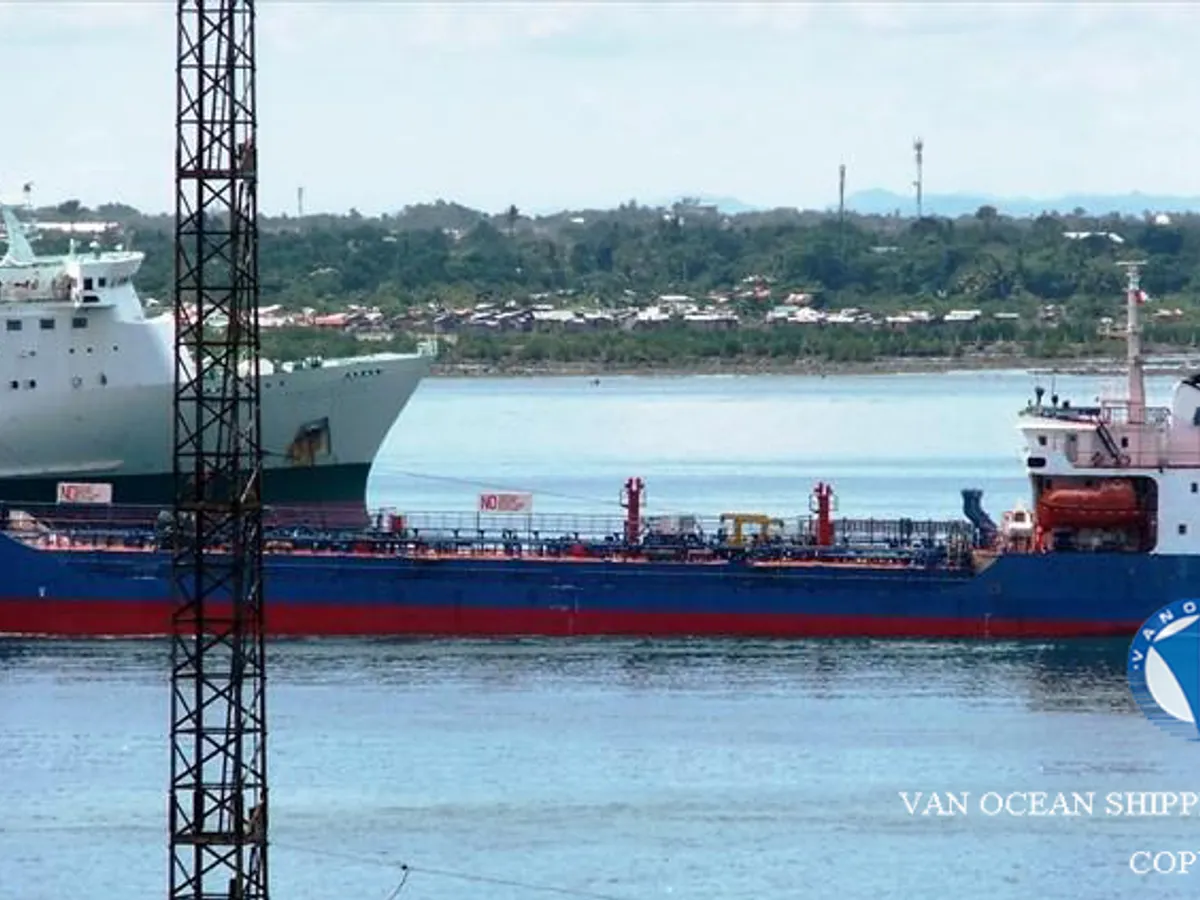 Kapal tanker minyak/bahan kimia kanggo didol