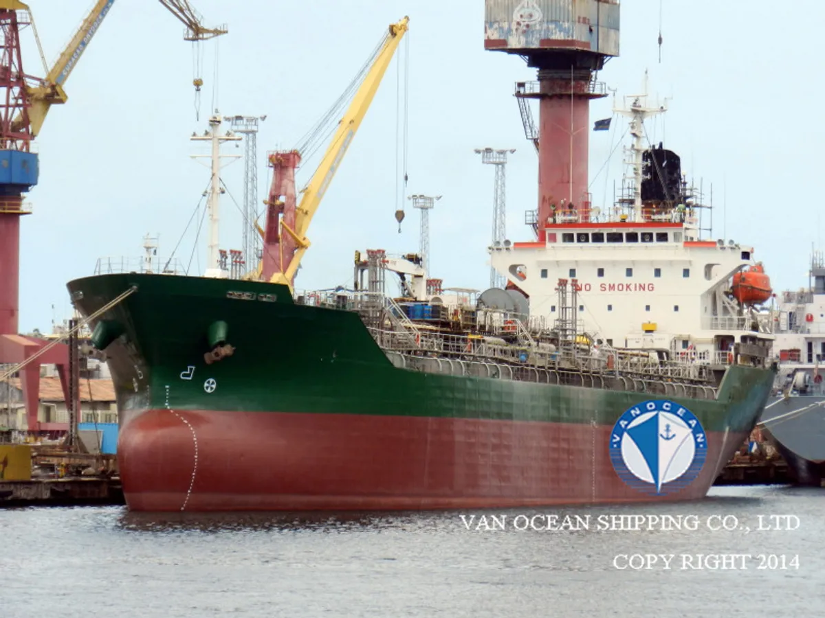 Kapal tanker minyak/bahan kimia kanggo didol