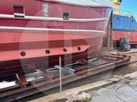 Kapal pengangkut iwak urip kanggo didol