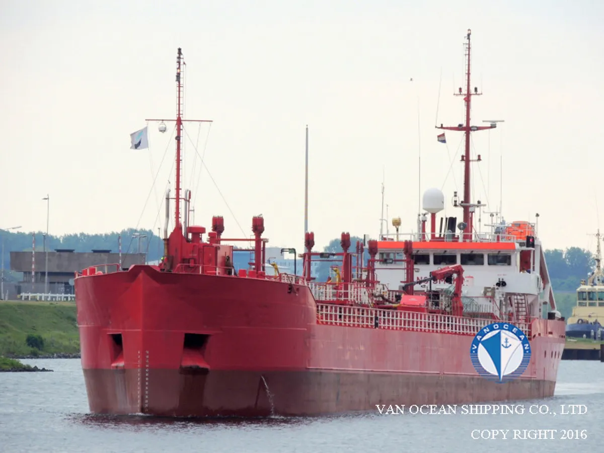 Kapal tanker minyak/bahan kimia kanggo didol