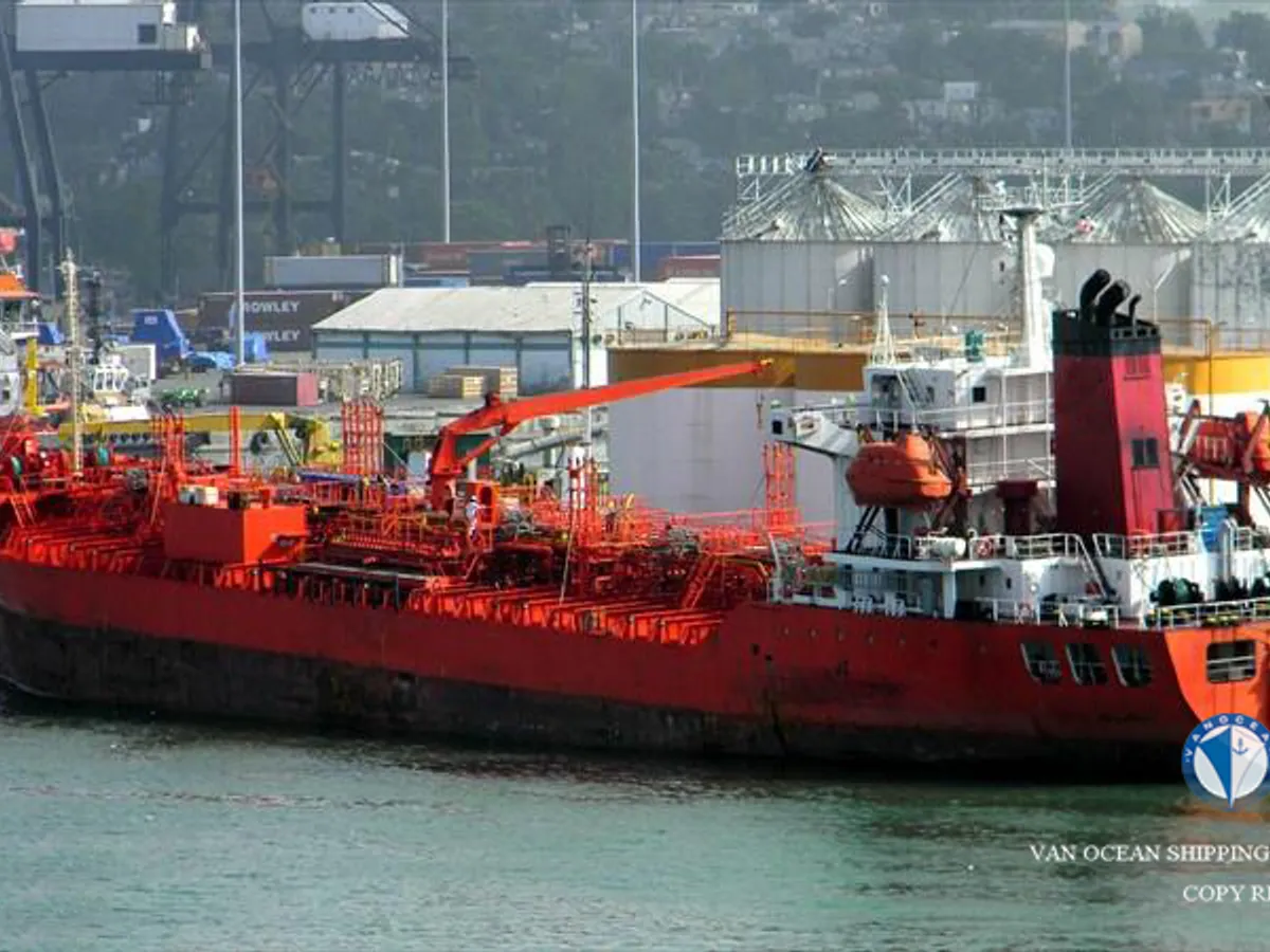 Kapal tanker minyak/bahan kimia kanggo didol