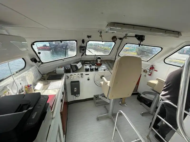Kapal kontainer kanggo didol